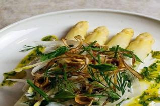 asperges de saison en entrée